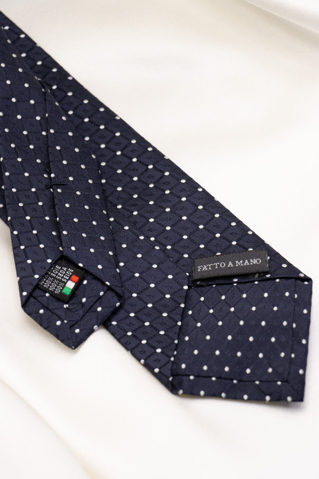 Cravatta Incappucciata in Pura Seta Blu pois Bianco