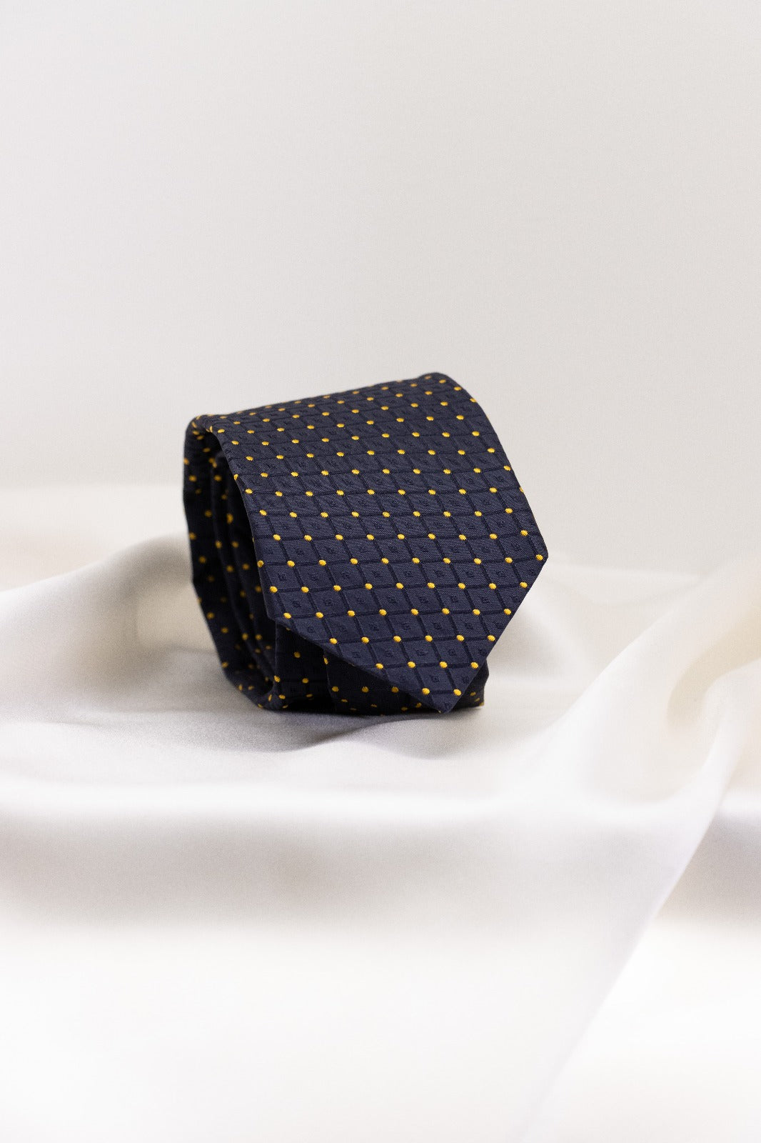 Cravatta Incappucciata in Pura Seta Blu pois Giallo