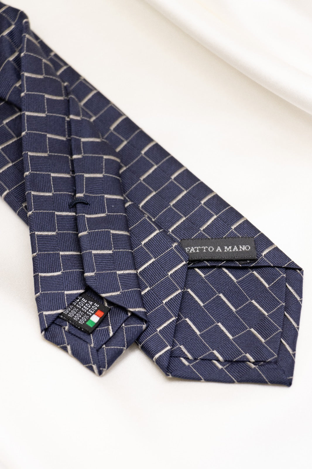 Cravatta Incappucciata in Pura Seta Blu muretto nocciola