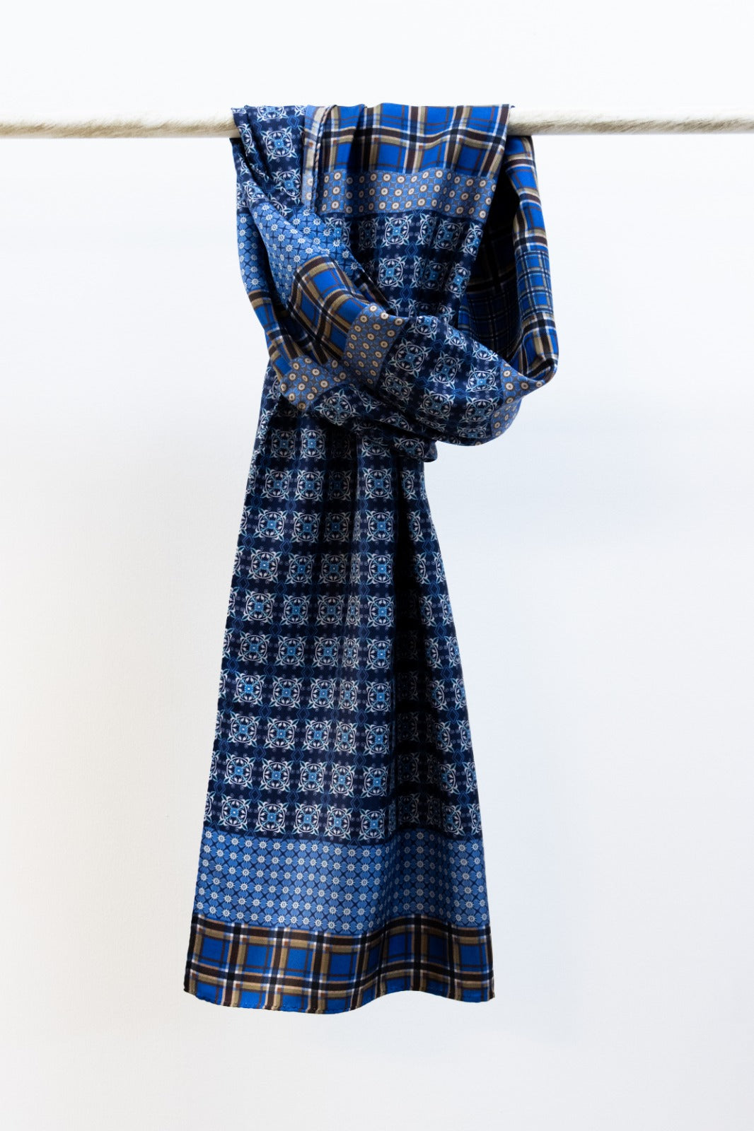 Sciarpa classica in Twill di Pura Seta