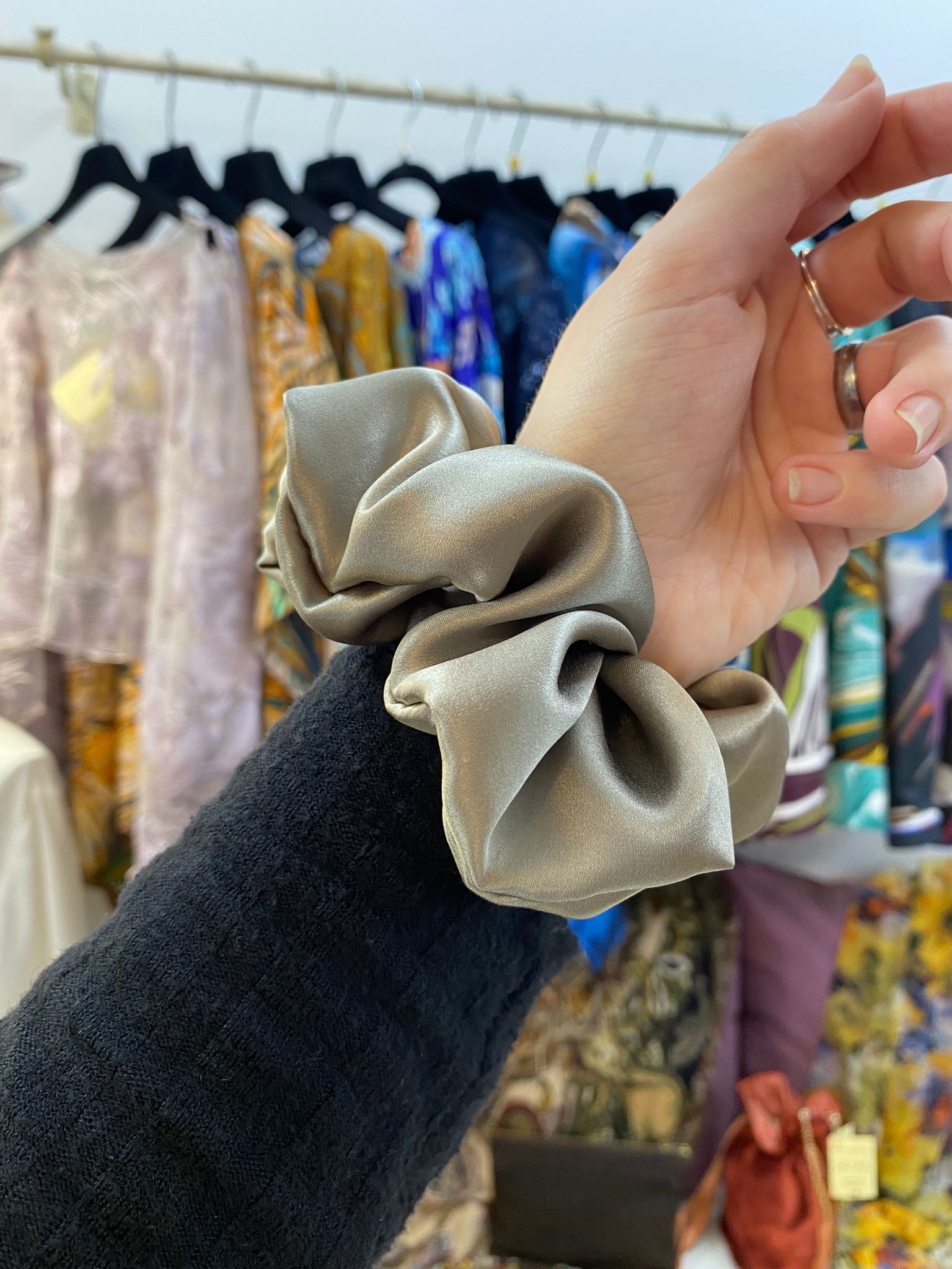Scrunchies Pura Seta raso tortora